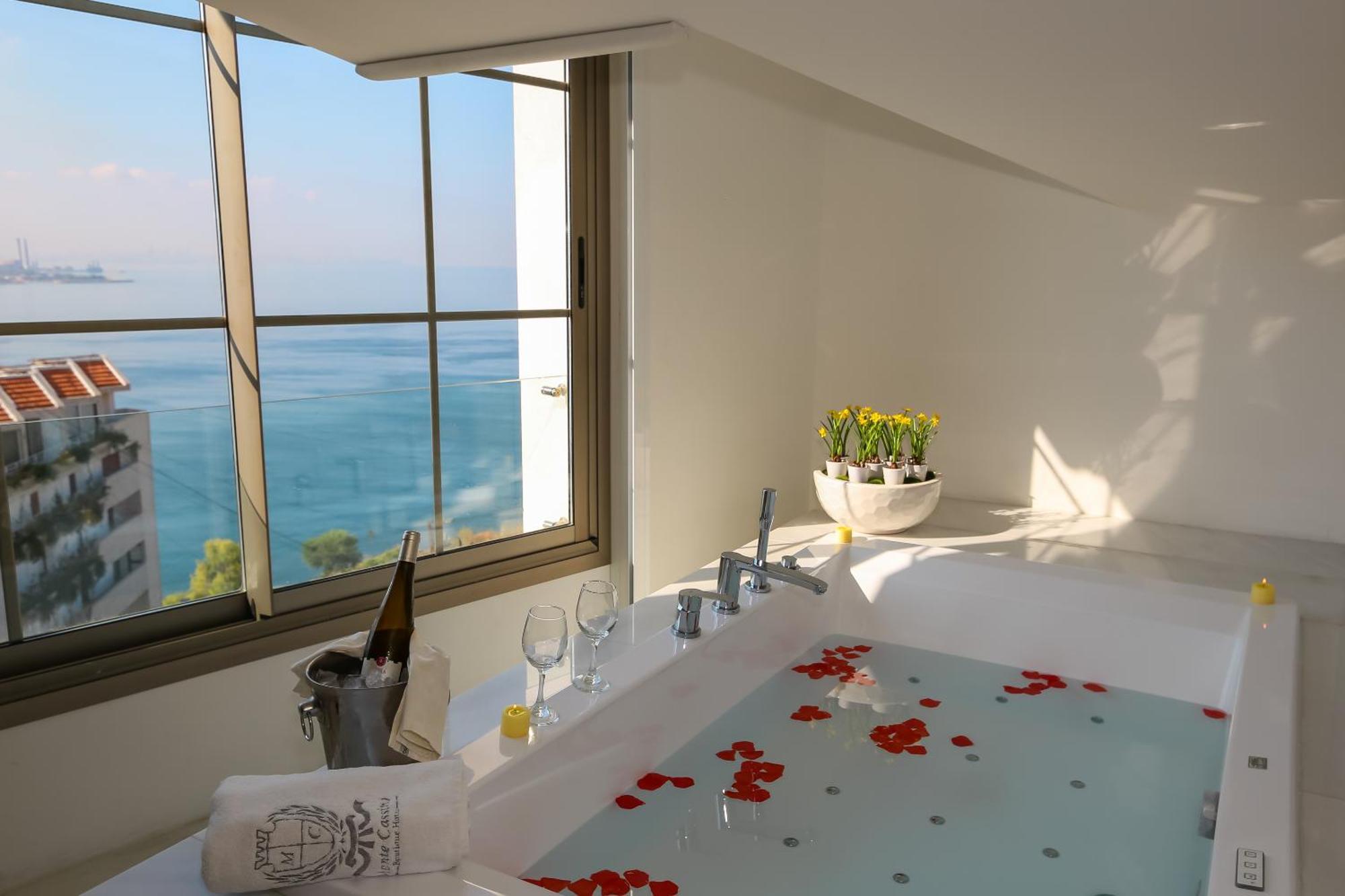 Monte Cassino Hotel Jounieh Exterior photo